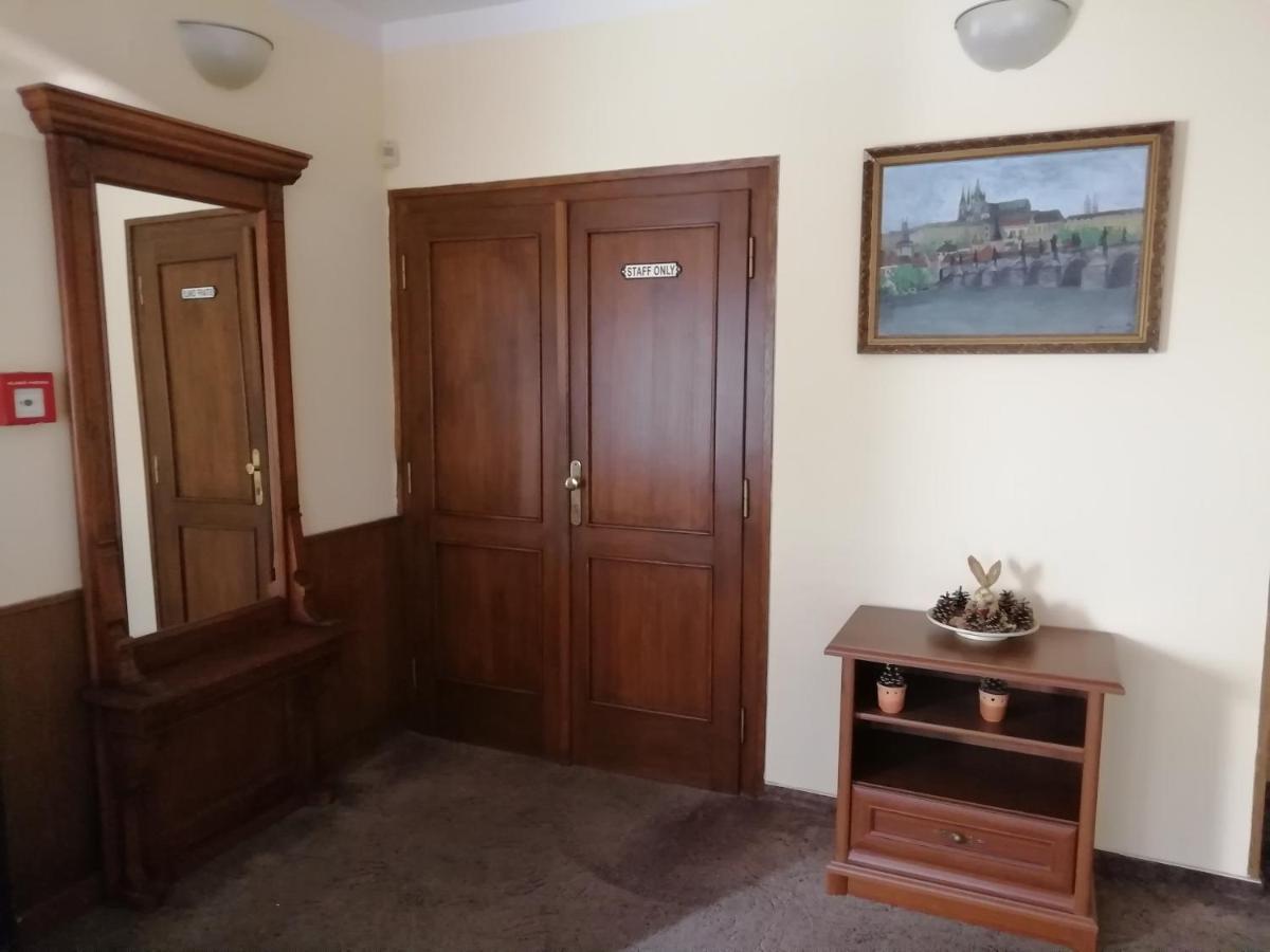 Villa Andy Прага Екстериор снимка
