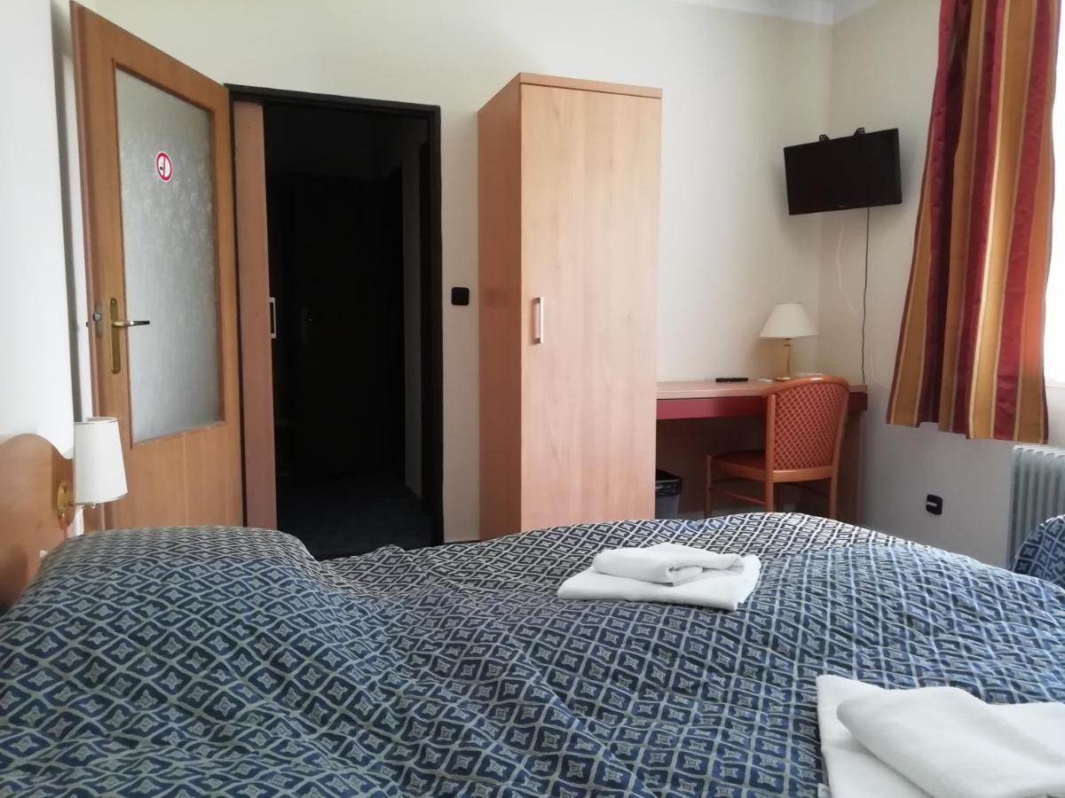 Villa Andy Прага Екстериор снимка